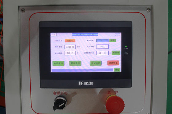Equipamento integral de ensaio têxtil para ensaios de resistência de fios simples fabricados a partir de fibras naturais